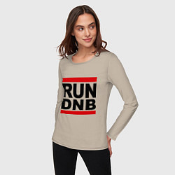 Лонгслив хлопковый женский RUN DNB, цвет: миндальный — фото 2