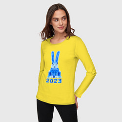 Лонгслив хлопковый женский Геометрический синий кролик 2023, цвет: желтый — фото 2