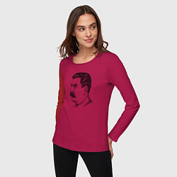 Лонгслив хлопковый женский Сталин в профиль, цвет: маджента — фото 2