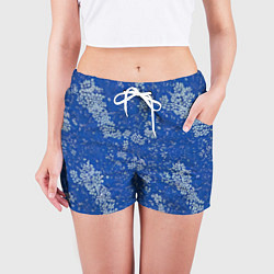 Шорты женские Белые лепестки на синем фоне, цвет: 3D-принт — фото 2