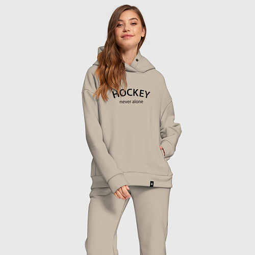 Женский костюм оверсайз Hockey never alone - motto / Миндальный – фото 2