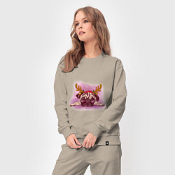 Костюм хлопковый женский Мопс с оленьими рогами, цвет: миндальный — фото 2