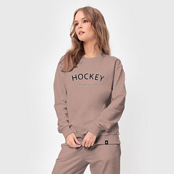 Костюм хлопковый женский Hockey never alone - motto, цвет: пыльно-розовый — фото 2