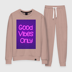 Женский костюм Неоновая надпись good vibes only и кирпичная стена