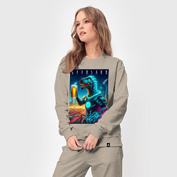 Костюм хлопковый женский Дино с кружкой пива в Мегаполисе - нейроарт, цвет: миндальный — фото 2