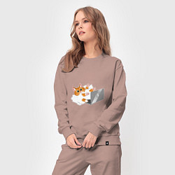 Костюм хлопковый женский Милый котик программист усердно печатает, цвет: пыльно-розовый — фото 2