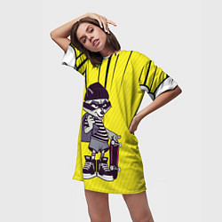Футболка женская длинная Енот с мешком и скейтом, цвет: 3D-принт — фото 2