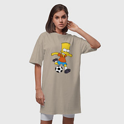 Футболка женская-платье Барт Симпсон бьёт по футбольному мячу, цвет: миндальный — фото 2