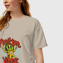 Футболка оверсайз женская Positive vibes only phrase, цвет: миндальный — фото 2