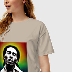 Футболка оверсайз женская Боб Марли в традиционном триколоре, цвет: миндальный — фото 2