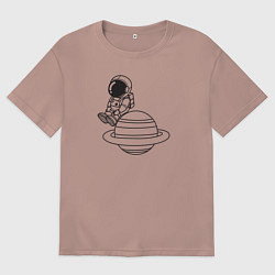 Футболка оверсайз женская Космонавт сидит на планете, цвет: пыльно-розовый