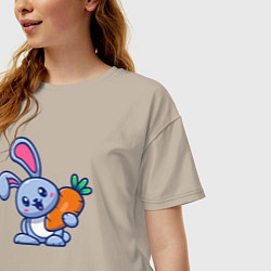 Футболка оверсайз женская Весёлый зайчик с морковкой, цвет: миндальный — фото 2