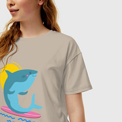 Футболка оверсайз женская Акула серфит, цвет: миндальный — фото 2