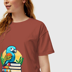 Футболка оверсайз женская Попугай на стопке книг, цвет: кирпичный — фото 2