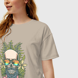 Футболка оверсайз женская Бородатый череп хипстер в цветах, цвет: миндальный — фото 2