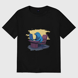 Футболка оверсайз женская Тюлень за компьютером, цвет: черный