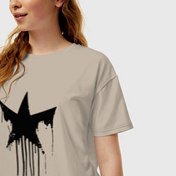 Футболка оверсайз женская Black blot star - minimalism, цвет: миндальный — фото 2