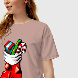 Футболка оверсайз женская Рождественский чулок, цвет: пыльно-розовый — фото 2