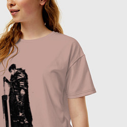 Футболка оверсайз женская Berserk мечник, цвет: пыльно-розовый — фото 2