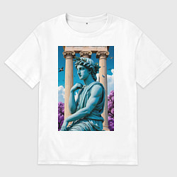 Женская футболка оверсайз Античный персонаж на фоне колонн