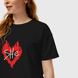 Футболка оверсайз женская She is fire - горящее женское сердце, цвет: черный — фото 2