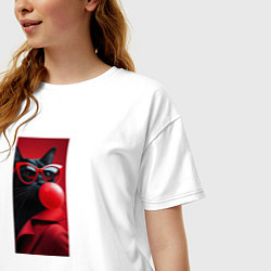 Футболка оверсайз женская Чёрный кот надувает жвачку, цвет: белый — фото 2