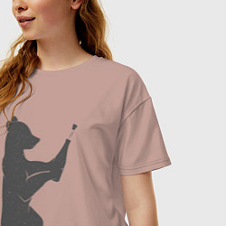 Футболка оверсайз женская Мишка с шампанским, цвет: пыльно-розовый — фото 2