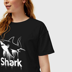 Футболка оверсайз женская Акула белое граффити, цвет: черный — фото 2