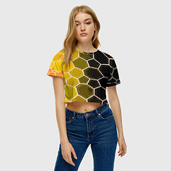 Футболка 3D укороченная женская Белые шестиугольники на чёрно-жёлтом фоне, цвет: 3D-принт — фото 2