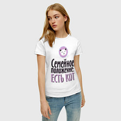 Футболка хлопковая женская Семейное положение: есть кот, цвет: белый — фото 2