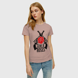 Футболка хлопковая женская Guns n Roses: guns, цвет: пыльно-розовый — фото 2