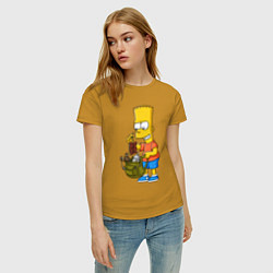 Футболка хлопковая женская Барт Симпсон разбирает свой рюкзак, цвет: горчичный — фото 2