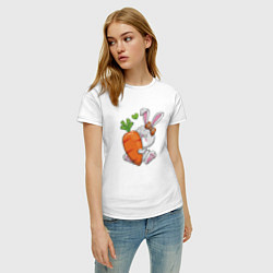 Футболка хлопковая женская Зайка с большой морковкой, цвет: белый — фото 2