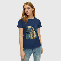 Футболка хлопковая женская Космонавт на луне в стиле Ван Гог, цвет: тёмно-синий — фото 2