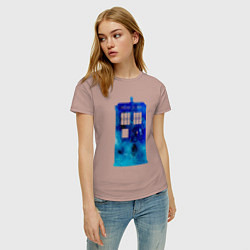 Футболка хлопковая женская Space tardis, цвет: пыльно-розовый — фото 2