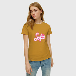 Футболка хлопковая женская София в стиле Барби - объемный шрифт, цвет: горчичный — фото 2