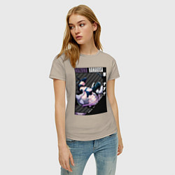 Футболка хлопковая женская Песнь ночных сов Надзуна Нанакуса вампирша, цвет: миндальный — фото 2