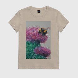 Футболка хлопковая женская Мохнатый шмель на кактусе - живопись, цвет: миндальный