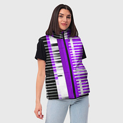 Женский жилет Белые полосы на чёрно-фиолетовом фоне, цвет: 3D-светло-серый — фото 2