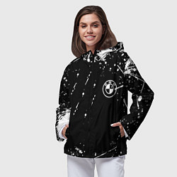 Ветровка с капюшоном женская BMW белые краски про спорт, цвет: 3D-черный — фото 2