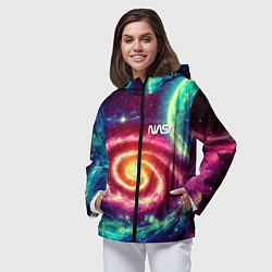 Ветровка с капюшоном женская Spiral galaxy - neon glow, цвет: 3D-черный — фото 2